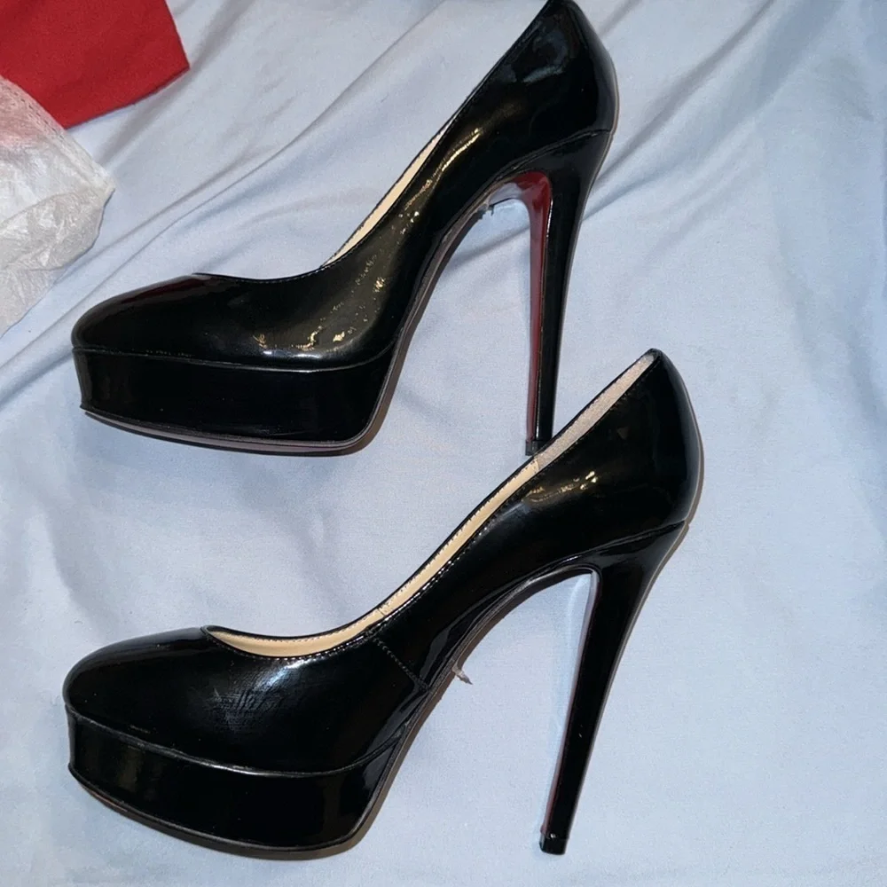 Loub-VIBE Patent Bianca Platform 39 red bottom NYE Christmas birthday louboutin